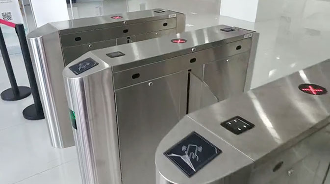Appel d'offres du MTR pour remplacer les portillons afin d'accepter le code QR et les cartes de crédit sans contact pour le paiement 5c9deb6c34692.jpg