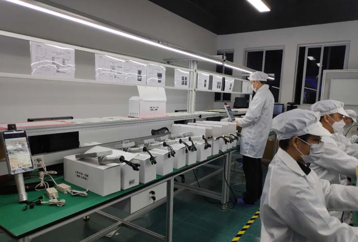 Machine intégrée de reconnaissance faciale avec mesure de température infrarouge sans contact de haute précision High-precision Infrared Non-contact Temperature Measurement Face Recognition Integrated Machine